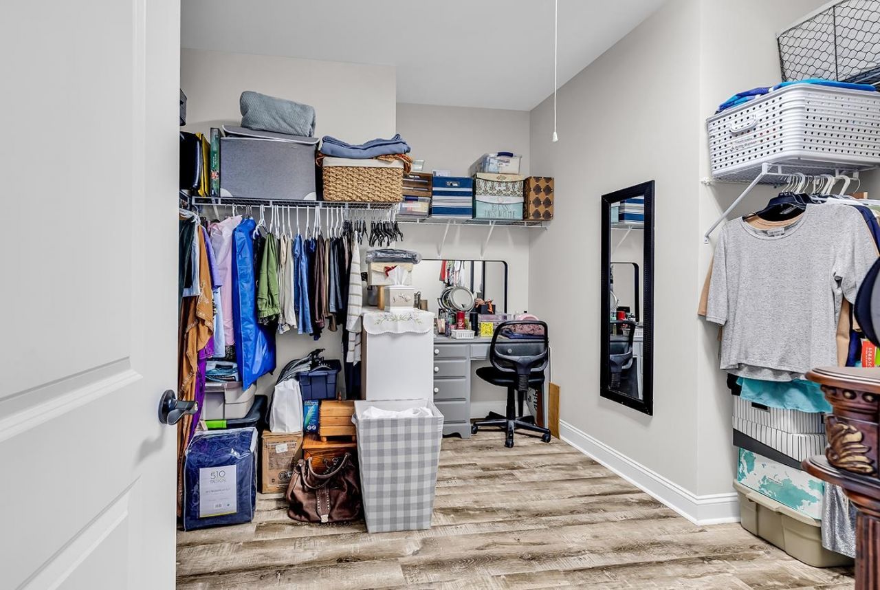 6060 Trieste St. Photo 32