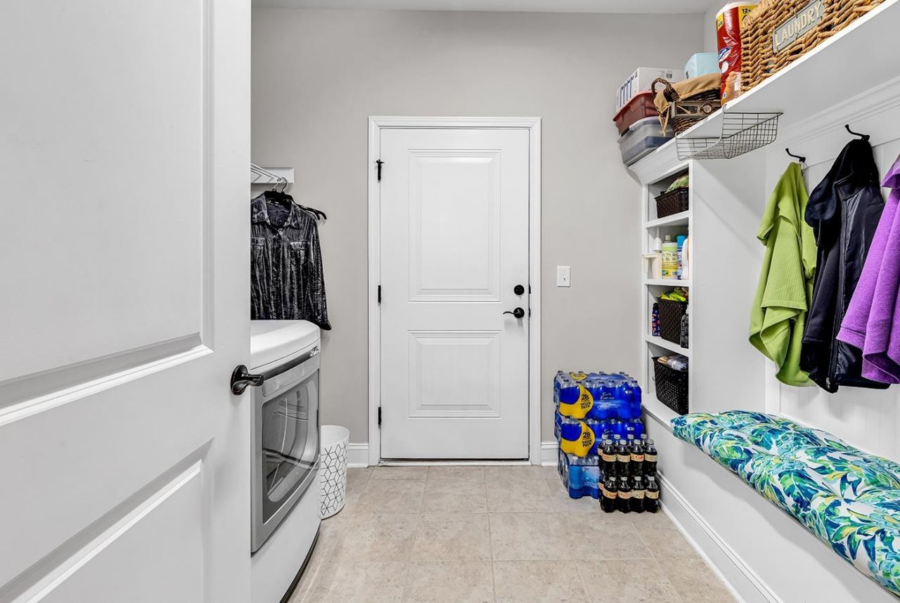 6060 Trieste St. Photo 33