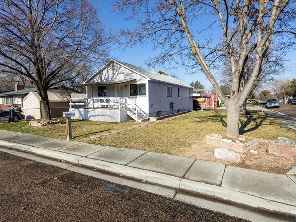 1523 Walnut St, Caldwell, ID 83605