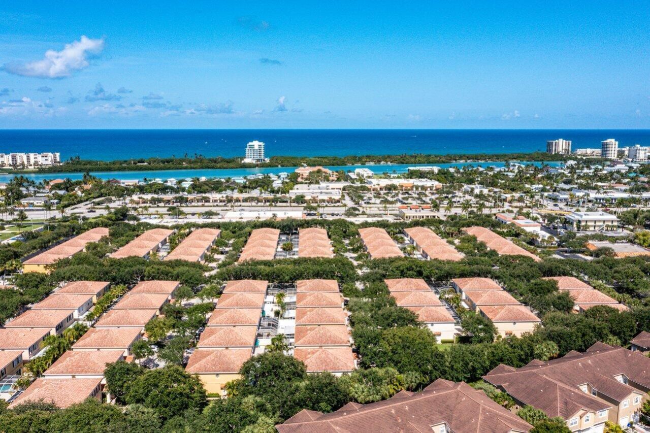 37 Tall Oaks Circle, Tequesta, FL 33469 Photo