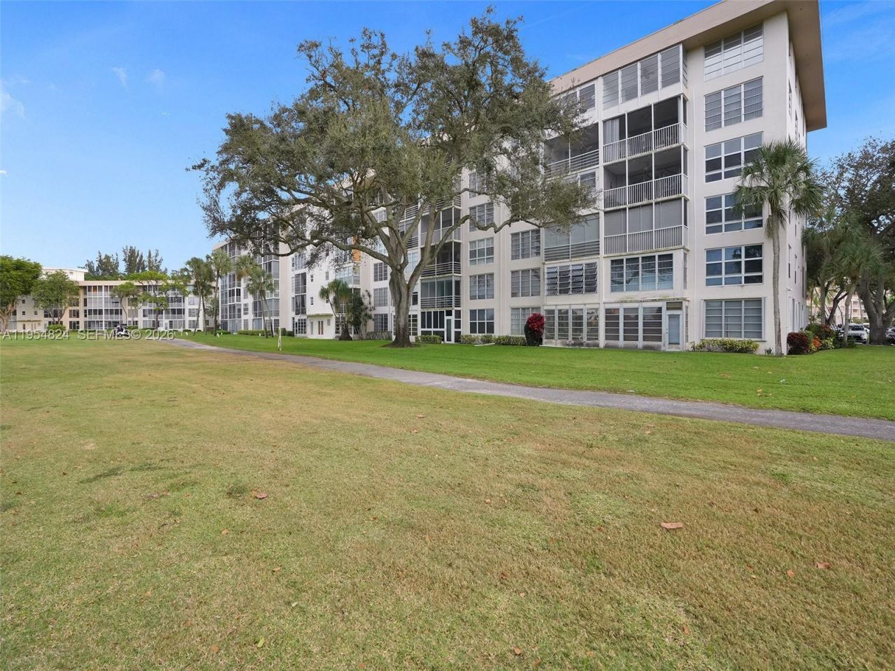 2651 S Course Dr, Unit 410, Pompano Beach, FL 33069 Photo