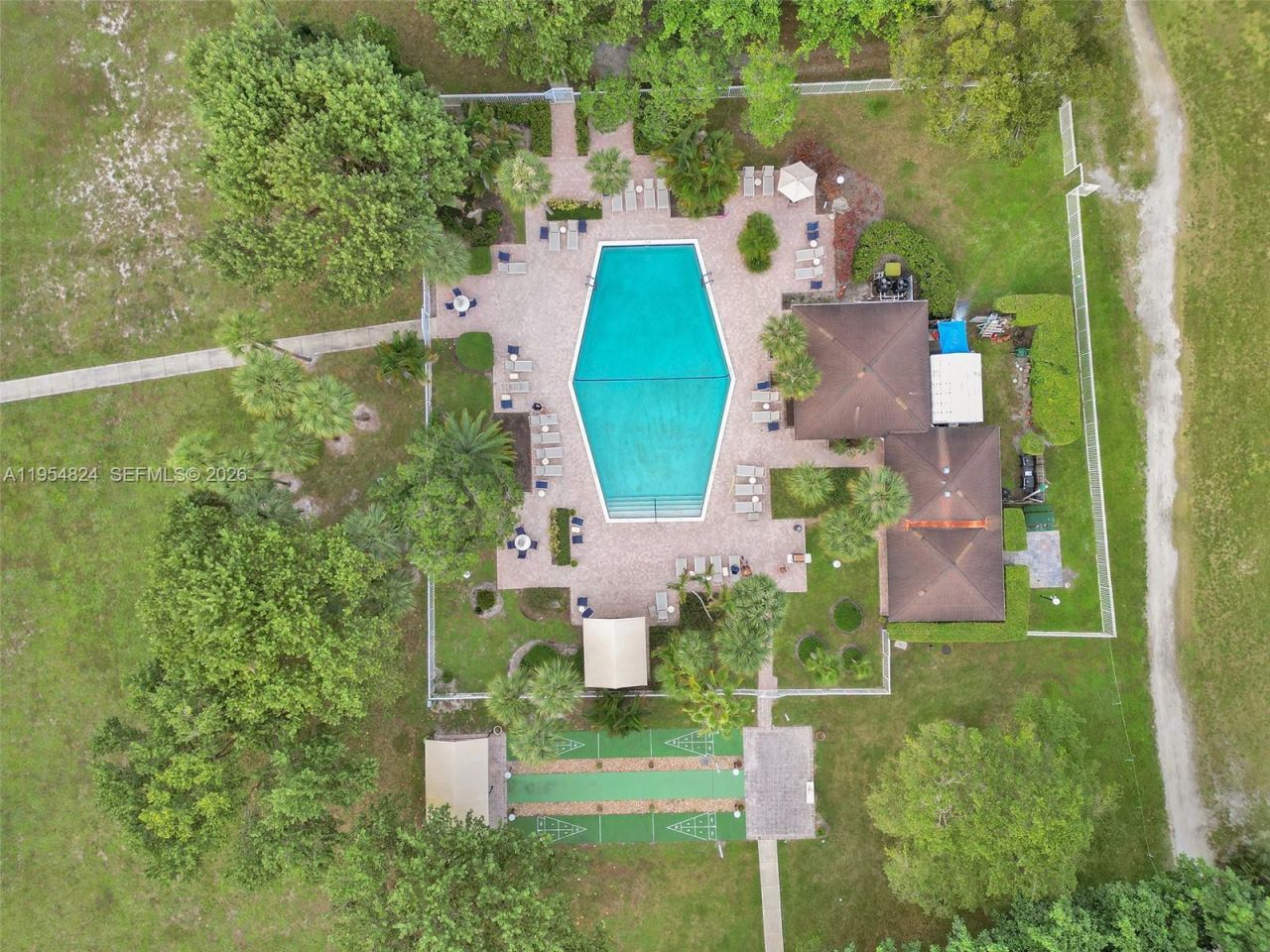 2651 S Course Dr, Unit 410, Pompano Beach, FL 33069 Photo