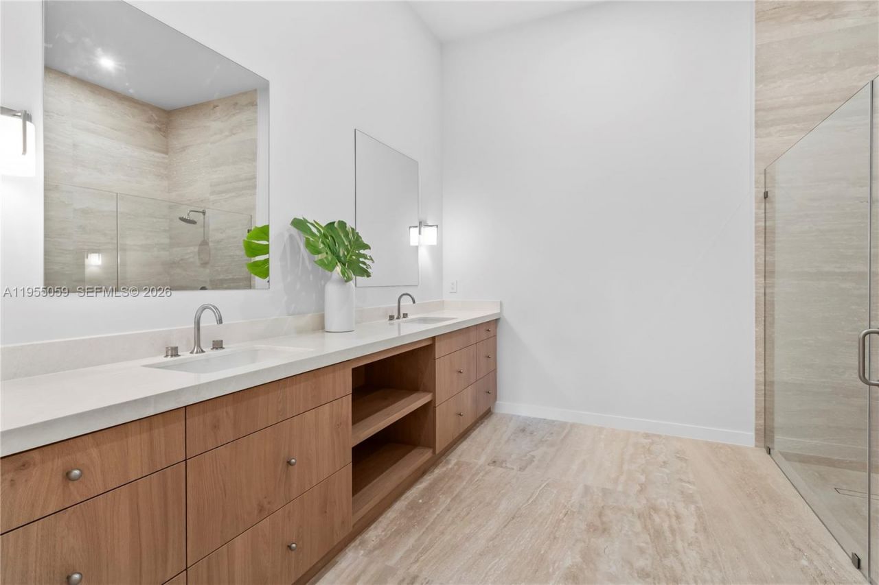 7605 SW 71st Ave, Miami, FL 33143 Photo