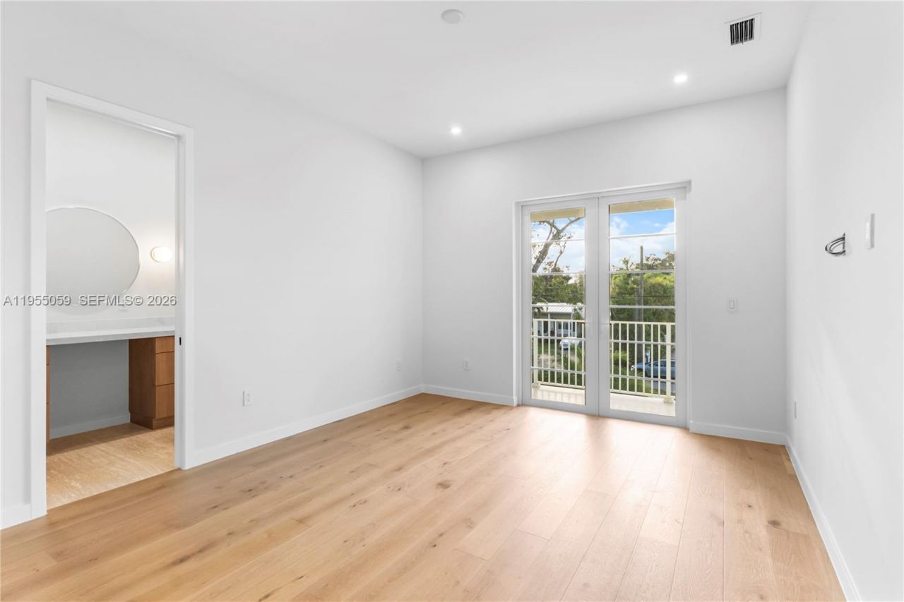 7605 SW 71st Ave, Miami, FL 33143 Photo