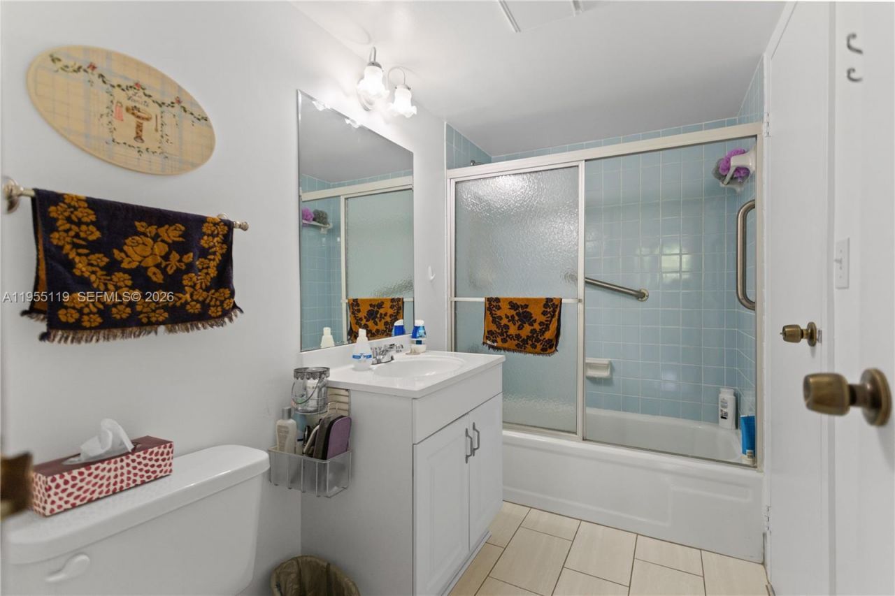 2998 NW 48th Ter , Unit 424, Lauderdale Lakes, FL 33313 Photo