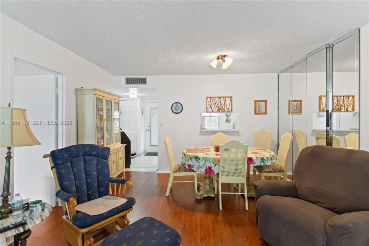 2998 NW 48th Ter , Unit 424, Lauderdale Lakes, FL 33313 Photo