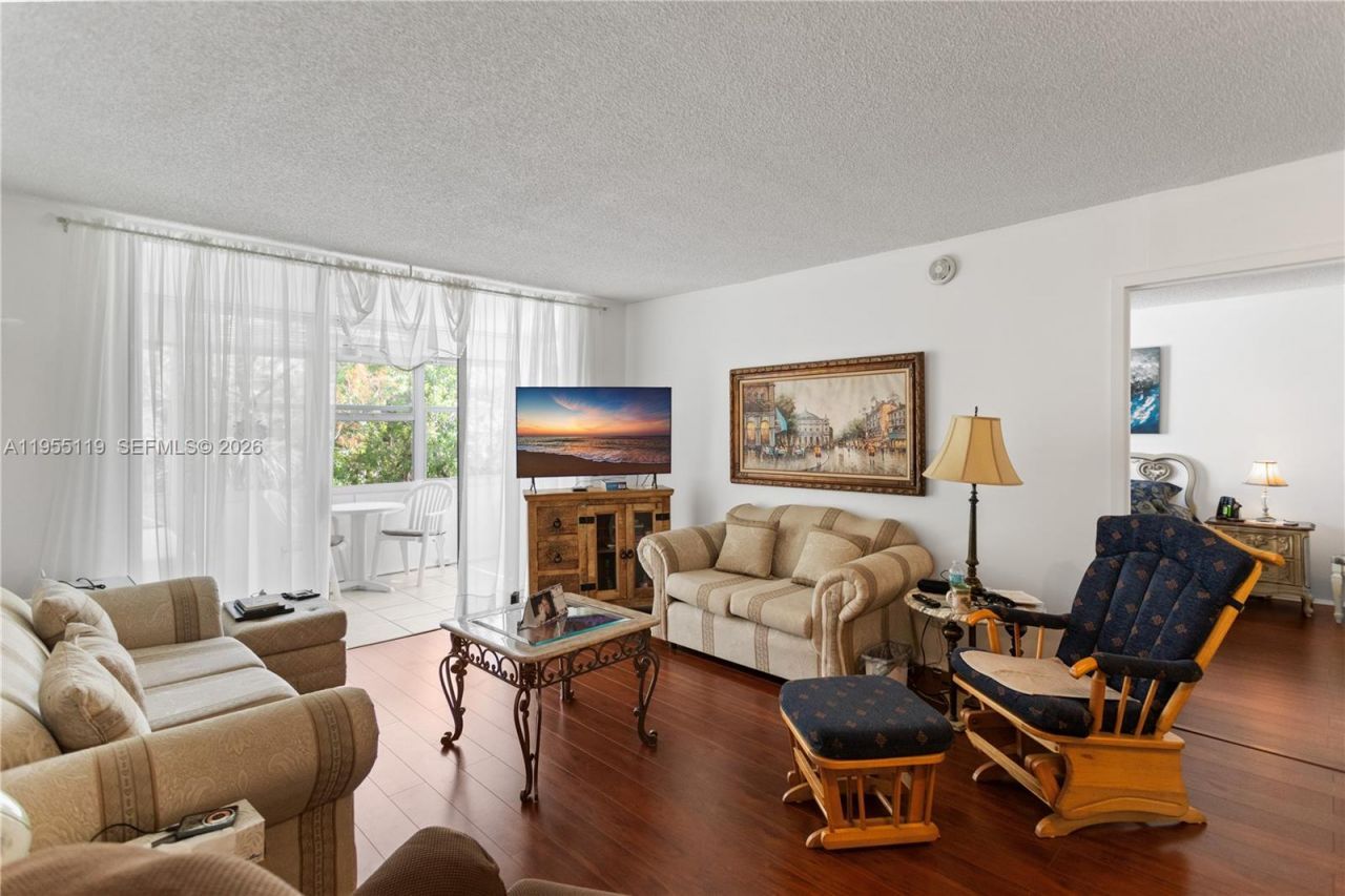 2998 NW 48th Ter , Unit 424, Lauderdale Lakes, FL 33313 Photo