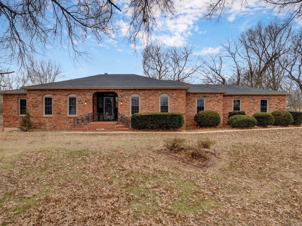 5663 S Farm Road 135, Springfield, MO 65810