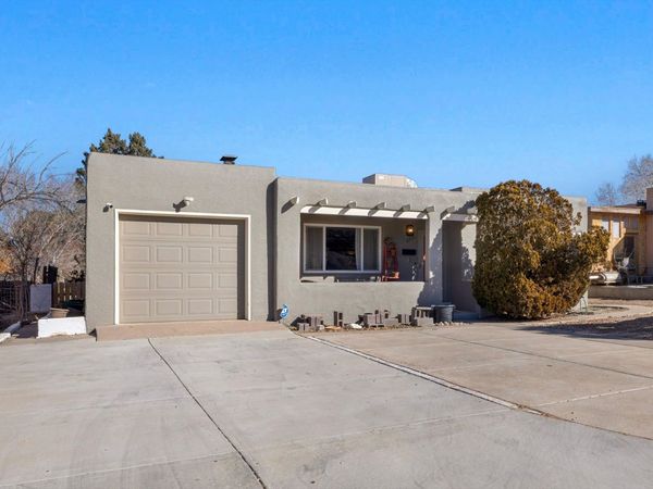 2715 Kathryn Avenue SE, Albuquerque, NM 87106