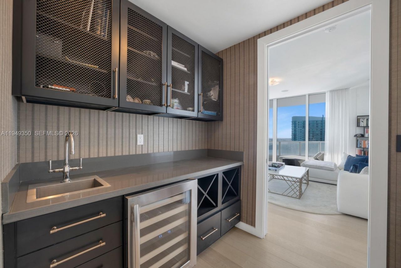 2020 N Bayshore Dr, Unit PH4302, Miami, FL 33137 Photo