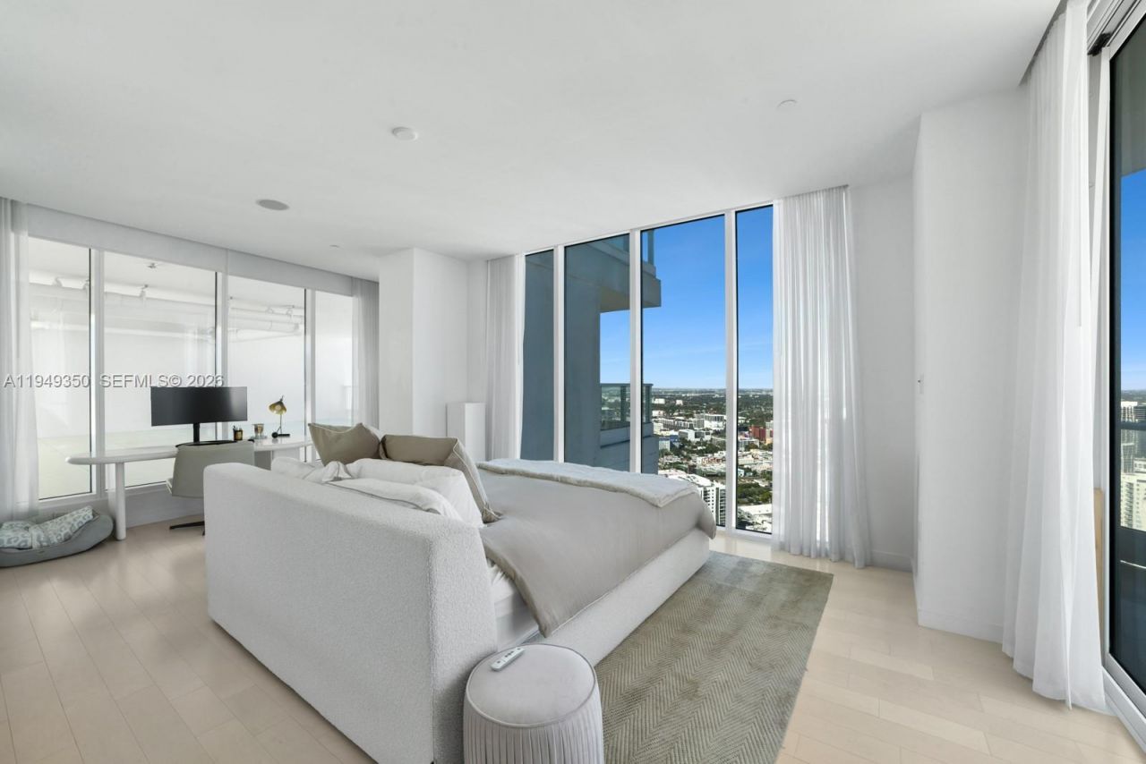 2020 N Bayshore Dr, Unit PH4302, Miami, FL 33137 Photo