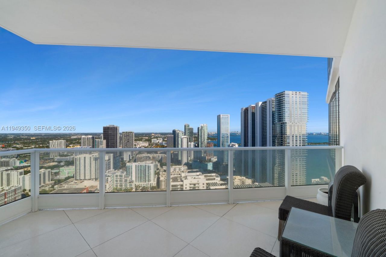 2020 N Bayshore Dr, Unit PH4302, Miami, FL 33137 Photo