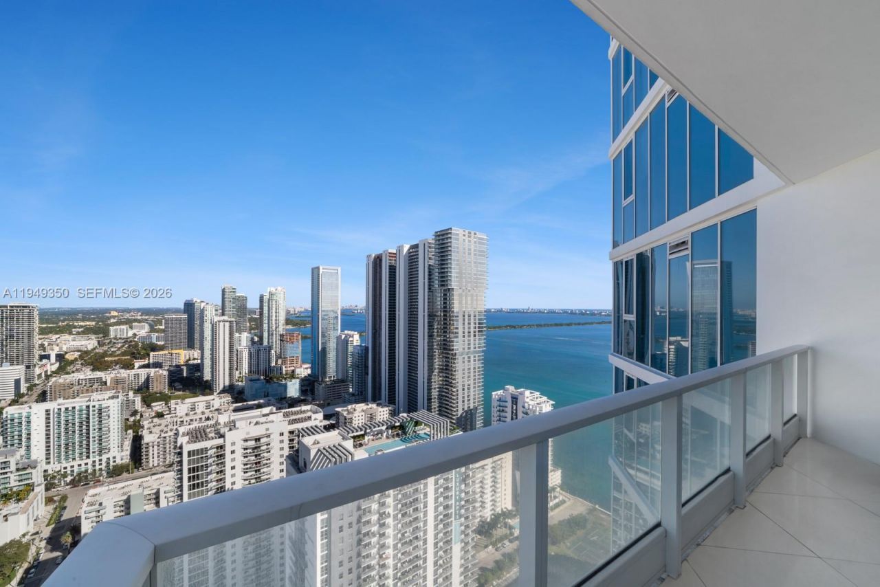 2020 N Bayshore Dr, Unit PH4302, Miami, FL 33137 Photo