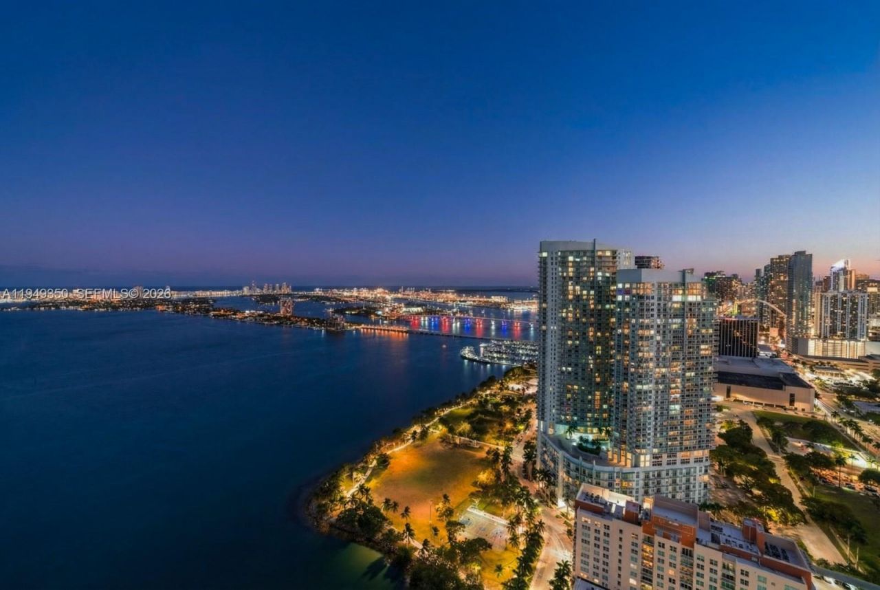 2020 N Bayshore Dr, Unit PH4302, Miami, FL 33137 Photo