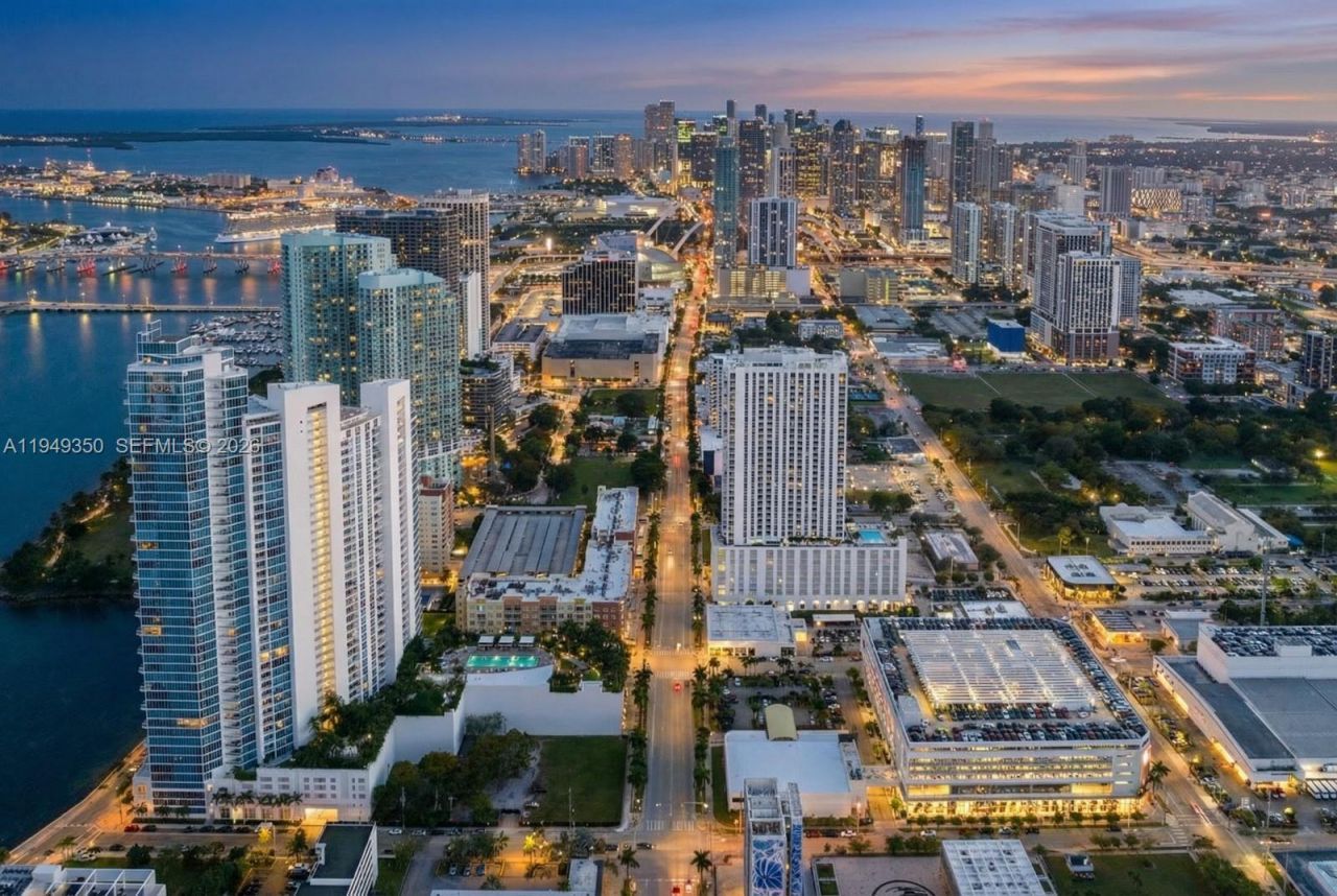 2020 N Bayshore Dr, Unit PH4302, Miami, FL 33137 Photo