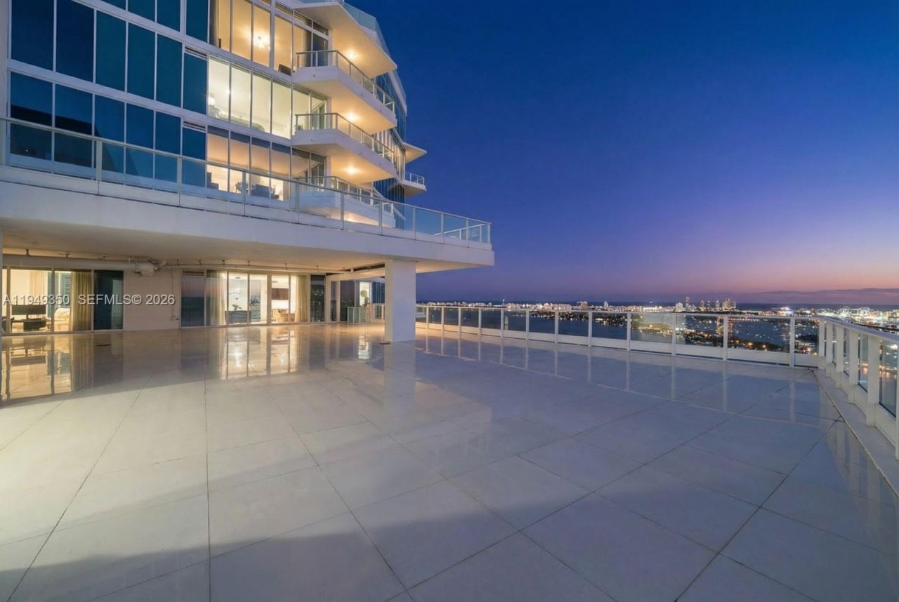 2020 N Bayshore Dr, Unit PH4302, Miami, FL 33137 Photo