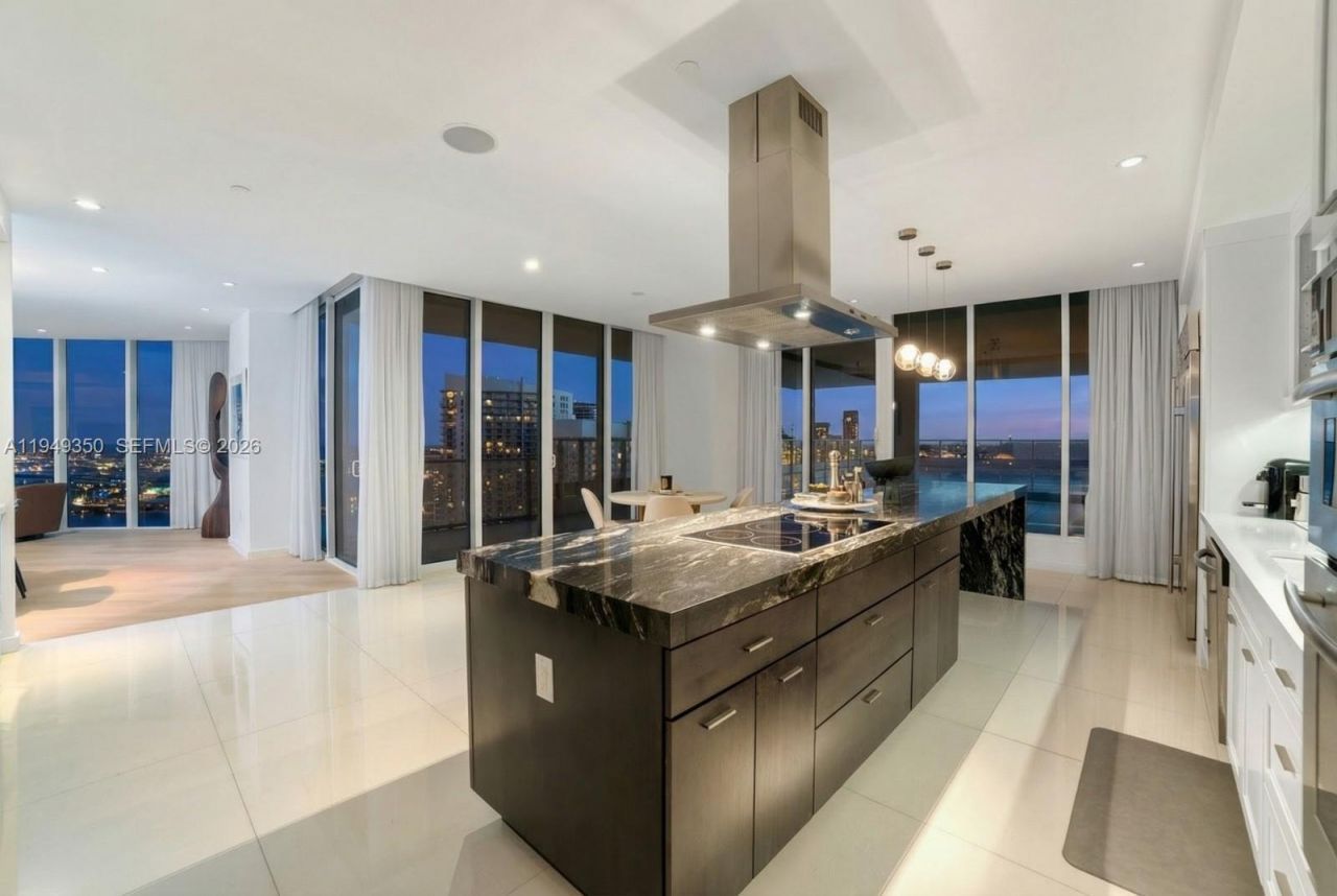 2020 N Bayshore Dr, Unit PH4302, Miami, FL 33137 Photo