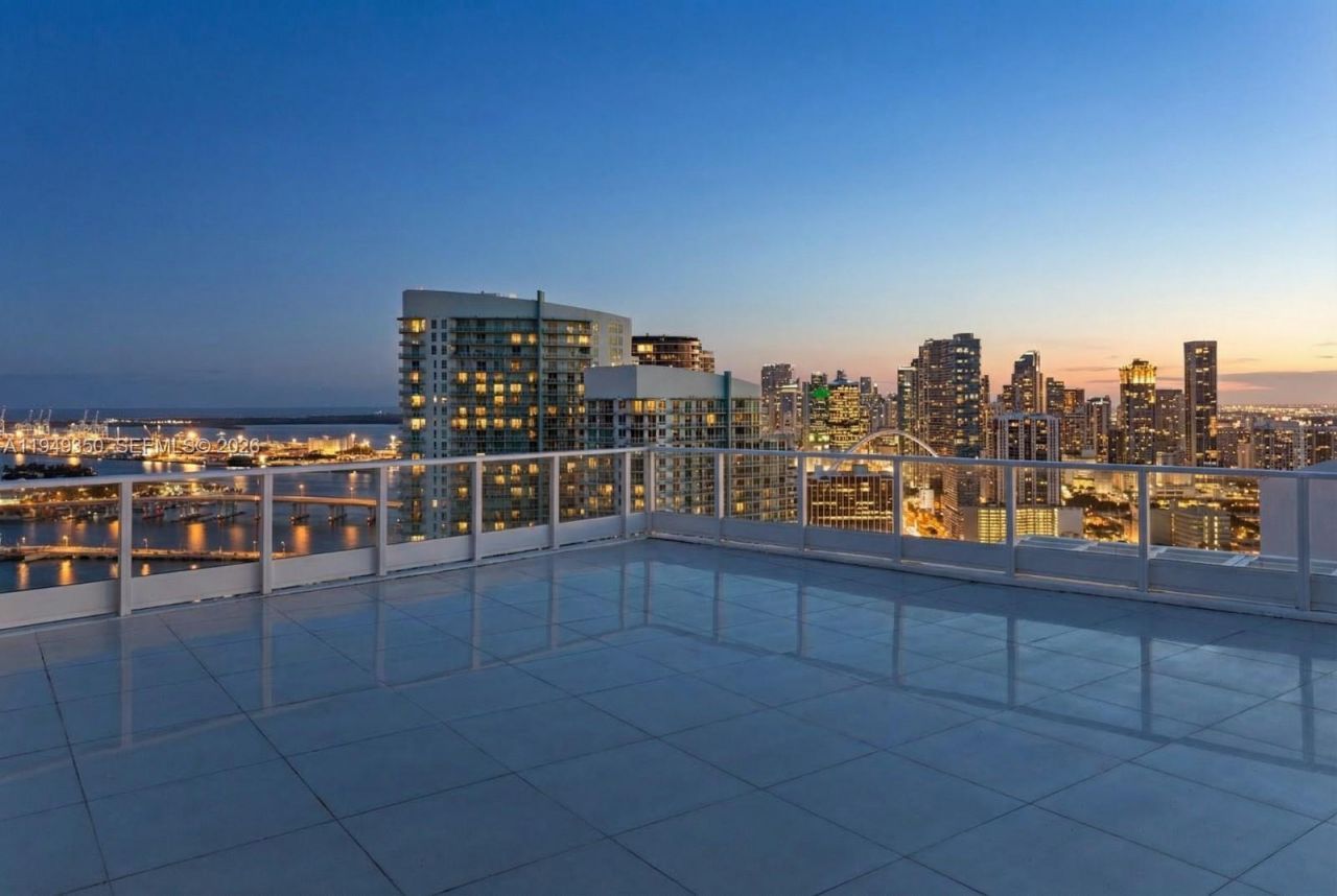 2020 N Bayshore Dr, Unit PH4302, Miami, FL 33137 Photo