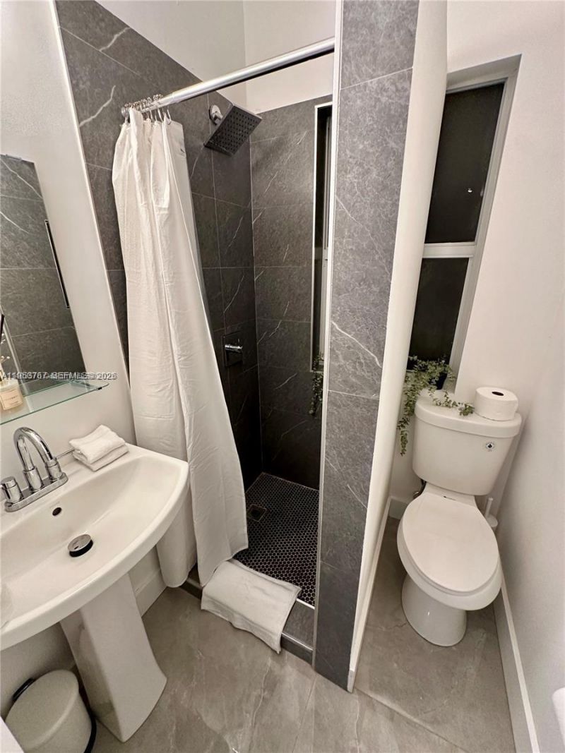 126 Mendoza Ave, Unit 2, Coral Gables, FL 33134 Photo