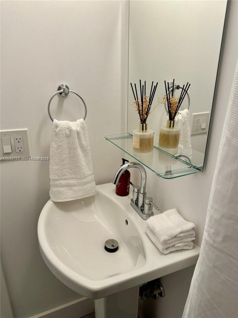 126 Mendoza Ave, Unit 2, Coral Gables, FL 33134 Photo