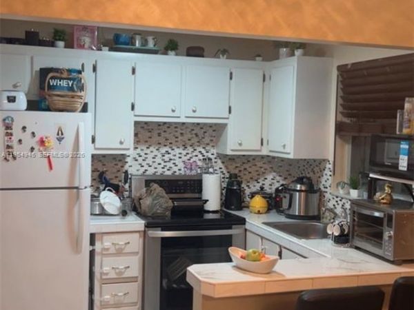 900 Tallwood Ave, Unit 206, Hollywood, FL 33021