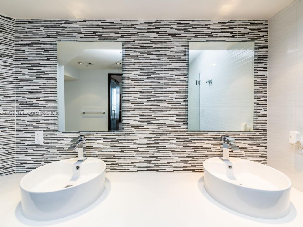 888 Brickell Key Dr, Unit 210, Miami, FL 33131 Photo