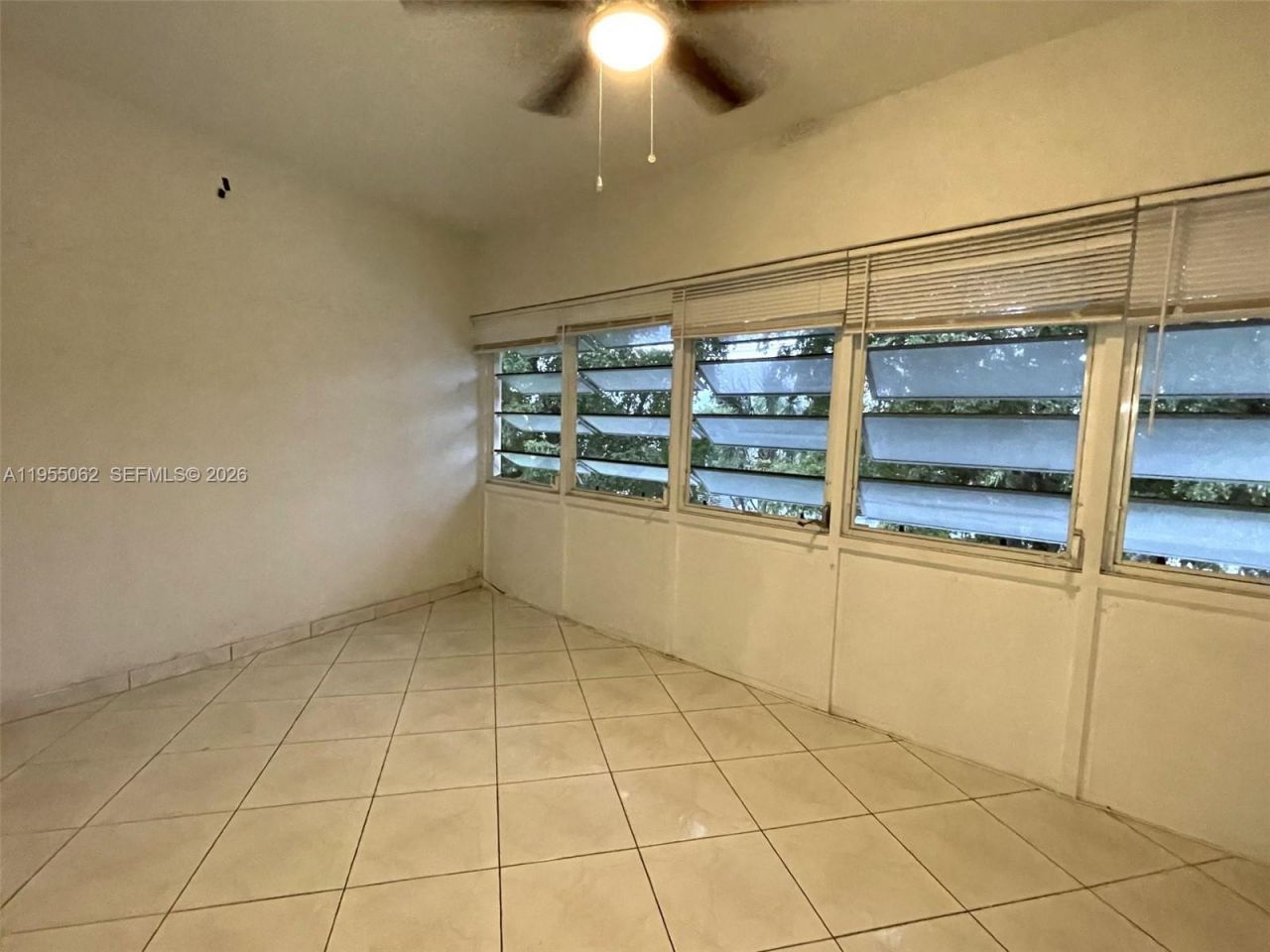 4191 NW 41st St , Unit 418, Lauderdale Lakes, FL 33319 Photo