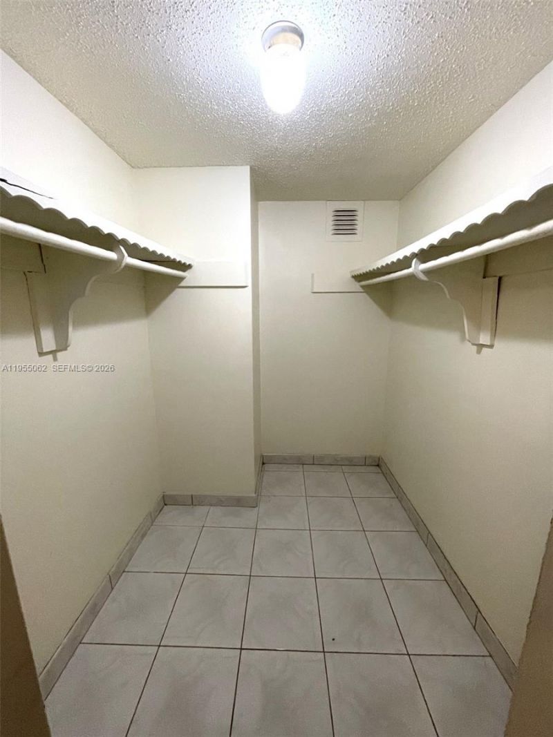 4191 NW 41st St , Unit 418, Lauderdale Lakes, FL 33319 Photo