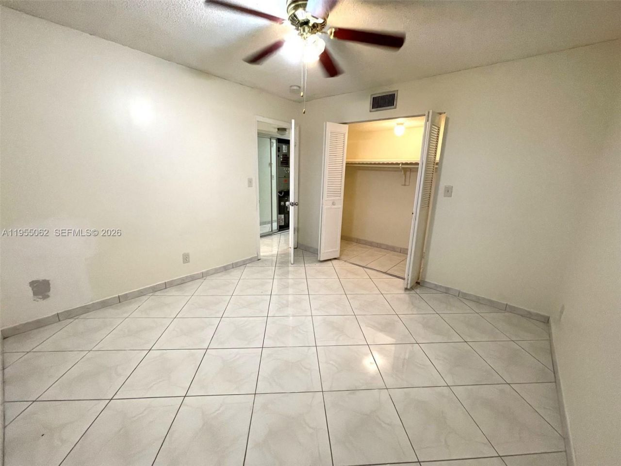 4191 NW 41st St , Unit 418, Lauderdale Lakes, FL 33319 Photo