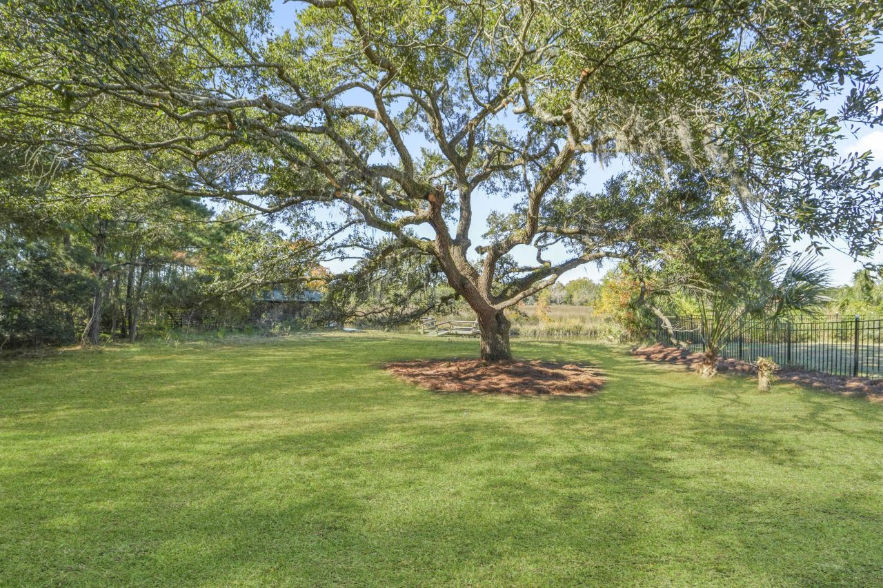 1864 Fruitwood Avenue Photo 58