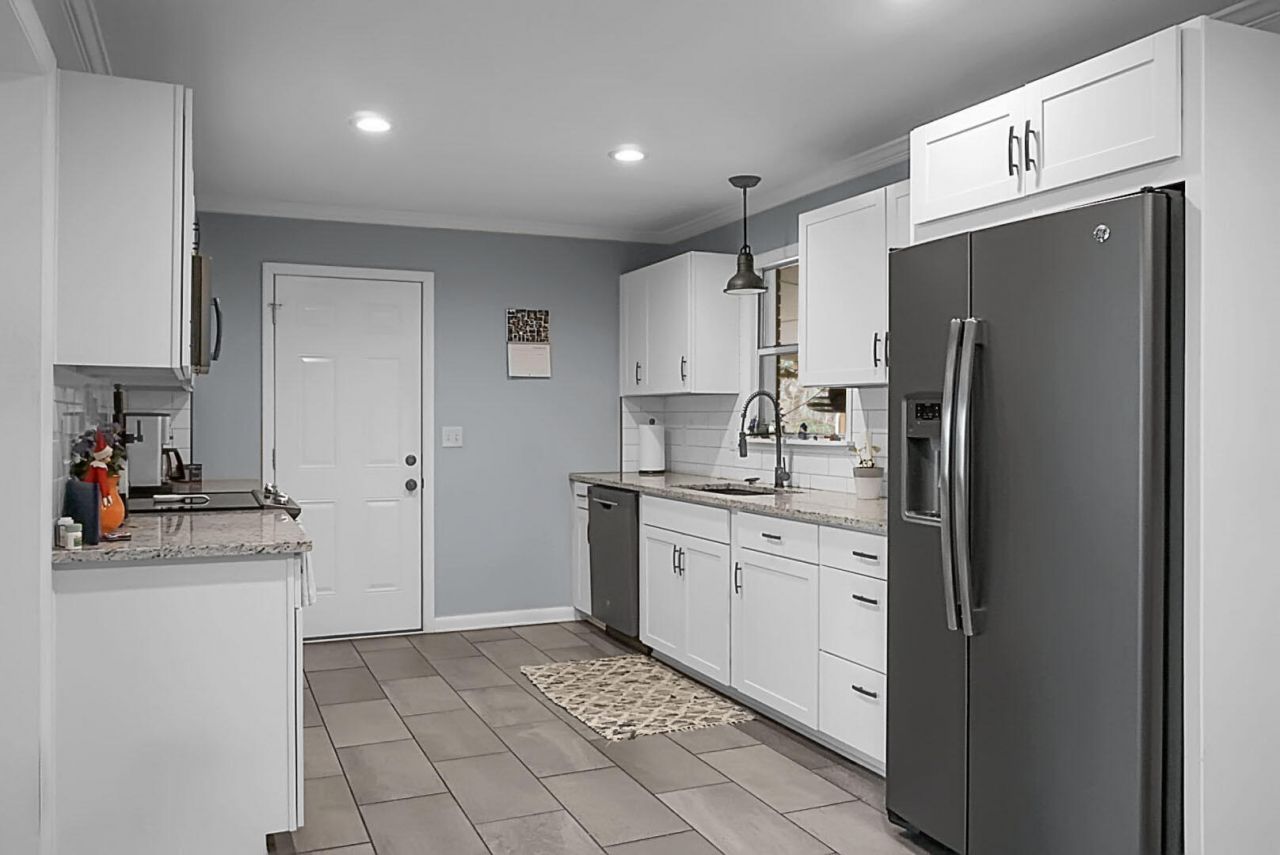 1256 Hillside Drive Photo 10