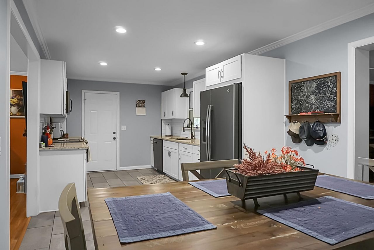 1256 Hillside Drive Photo 17