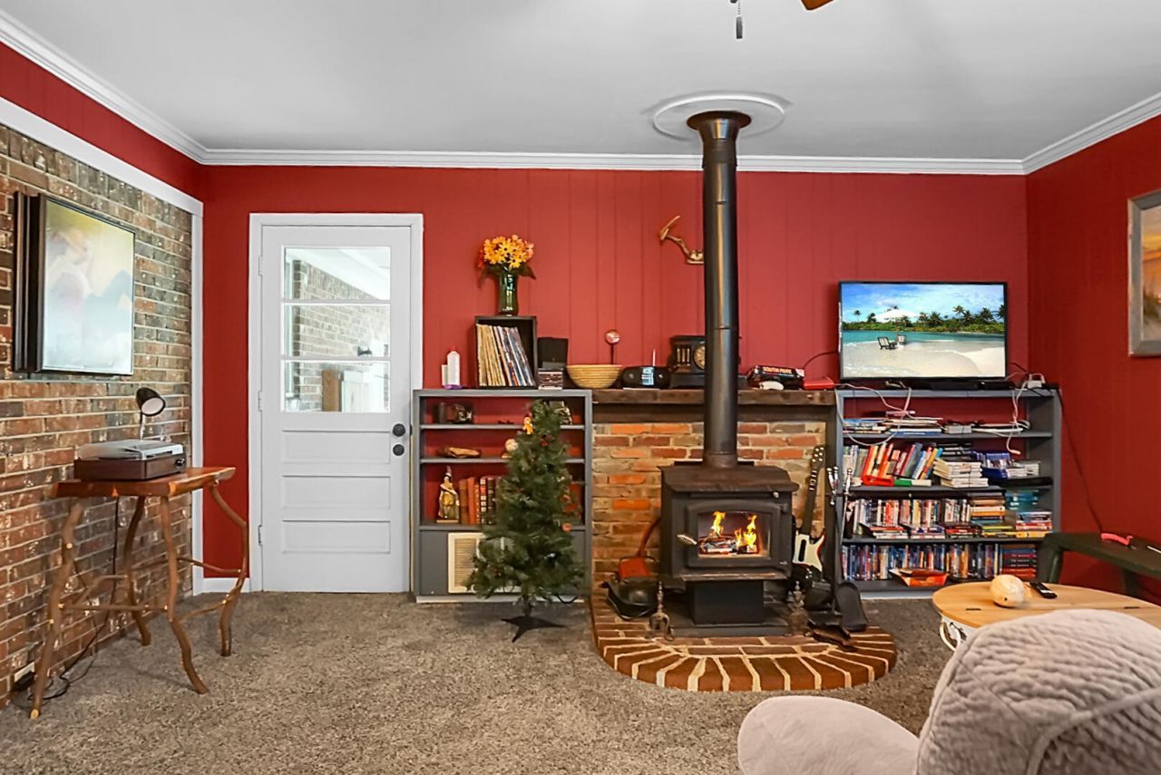 1256 Hillside Drive Photo 22