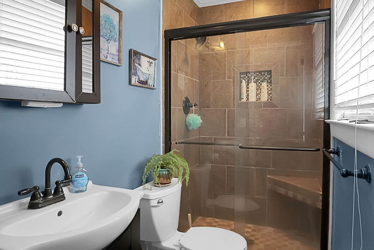 1256 Hillside Drive Photo 28