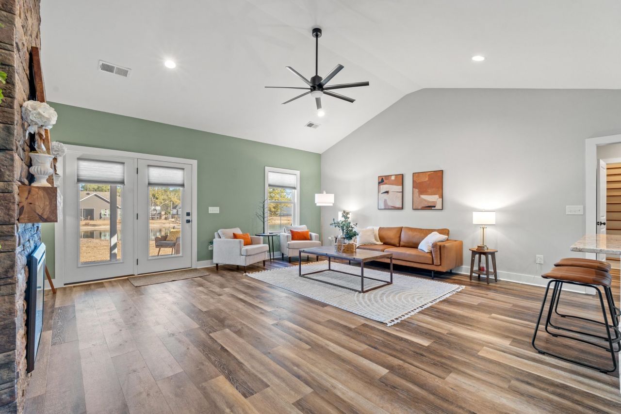 2505 Suzanne Dr. Photo 5