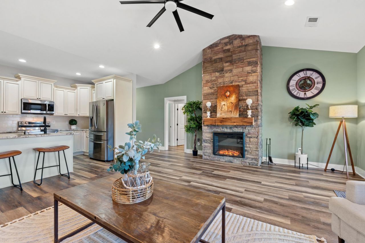 2505 Suzanne Dr. Photo 6