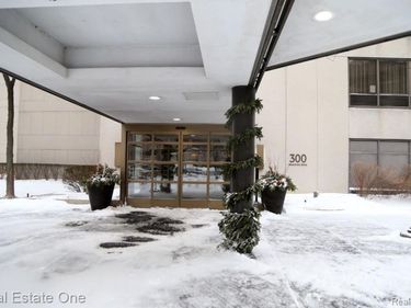 1001 W Jefferson Avenue, Detroit, MI 48226