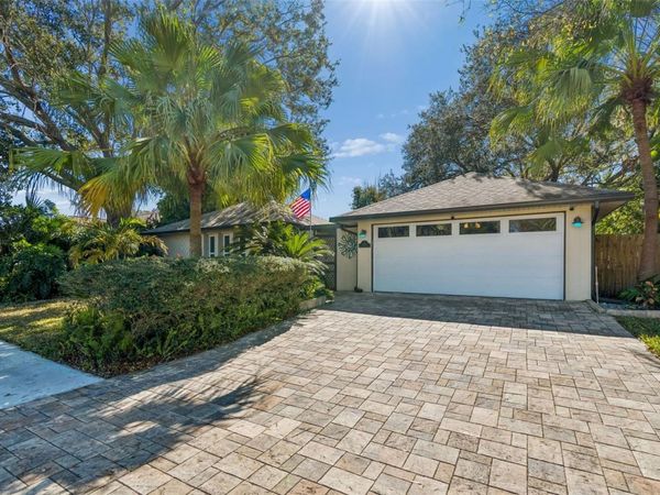 4110 W BANK AVENUE, TAMPA, FL 33624