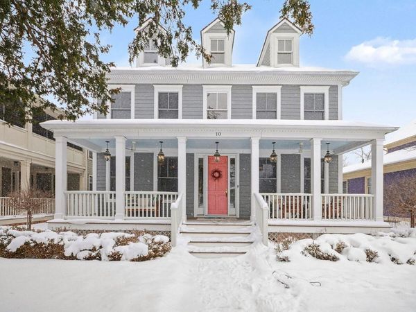 10 Riverbank Drive, Beverly Hills, MI 48025