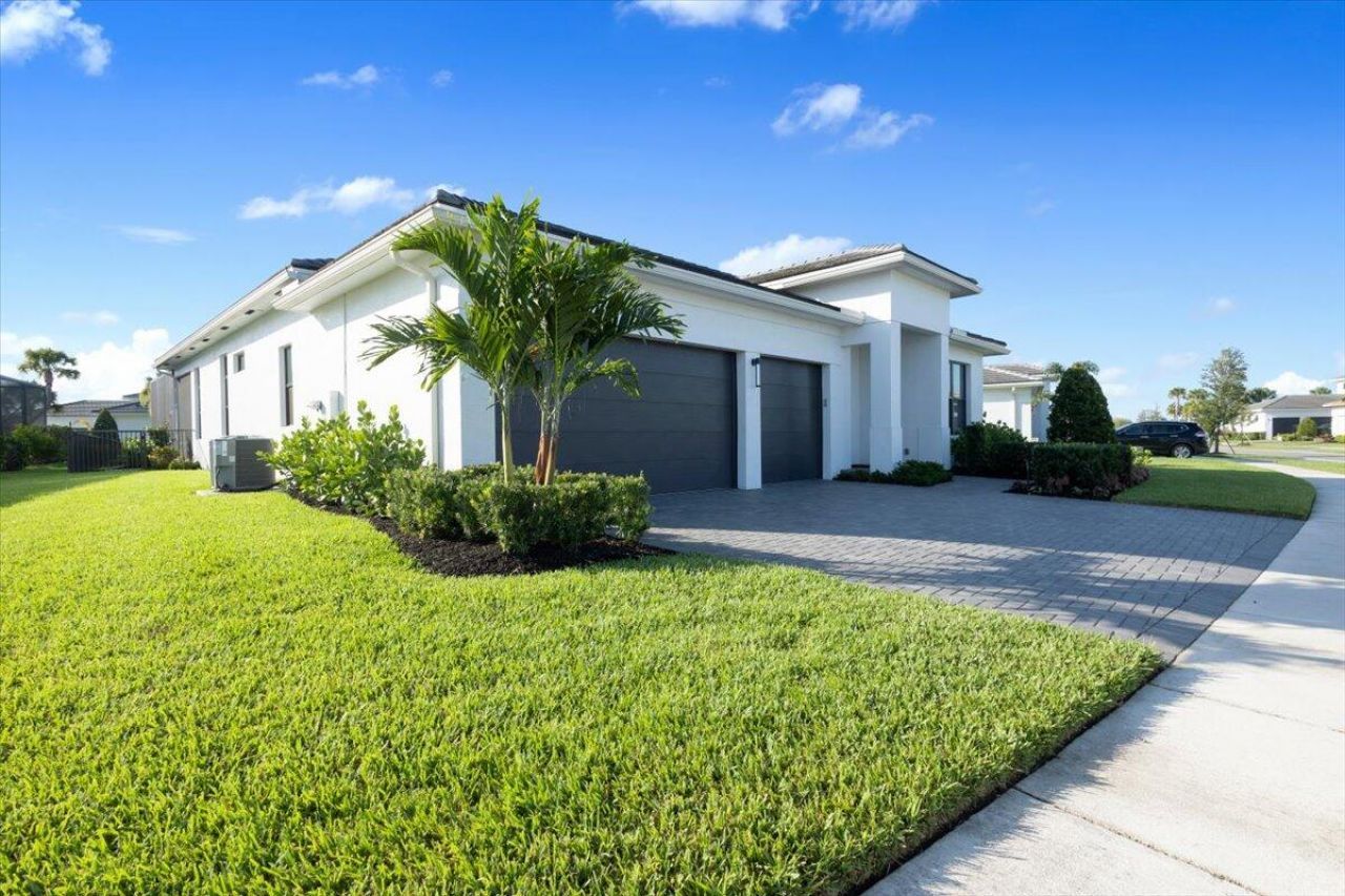 9091 SW Arco Way, Port Saint Lucie, FL 34987 Photo