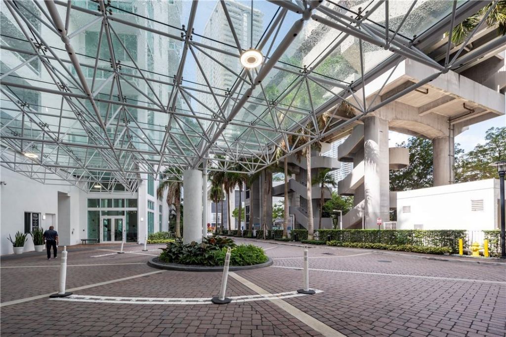 41 SE 5th Street, Unit 1315, Miami, FL 33131 Photo