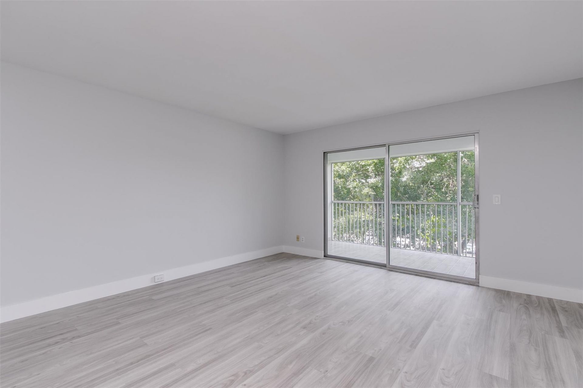 12600 SW 5th Court, Unit 408L, Pembroke Pines, FL 33027 Photo