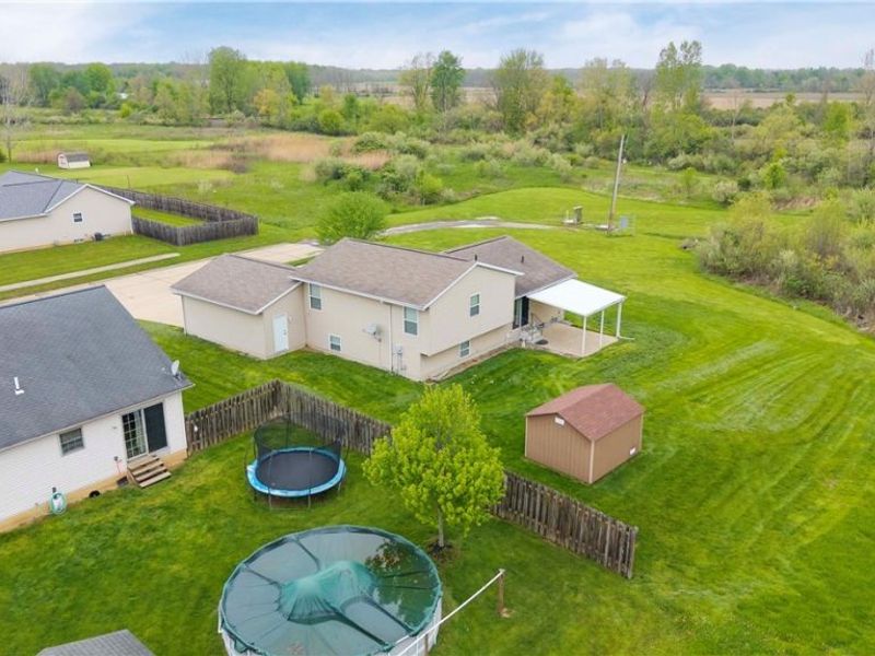 704 Black Bear Run, Lagrange, OH 44050 Photo 11