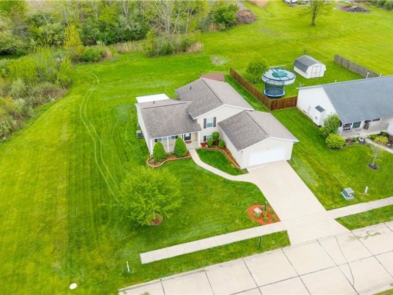 704 Black Bear Run, Lagrange, OH 44050 Photo 12