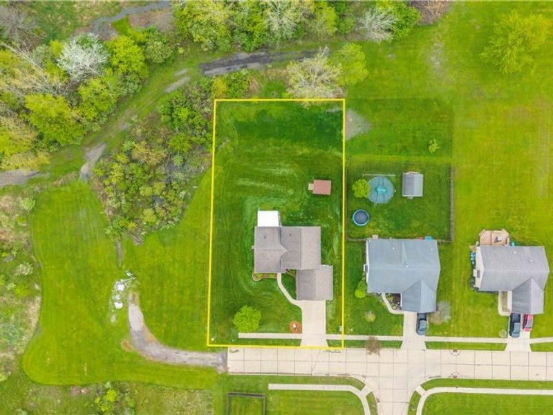 704 Black Bear Run, Lagrange, OH 44050 Photo 13