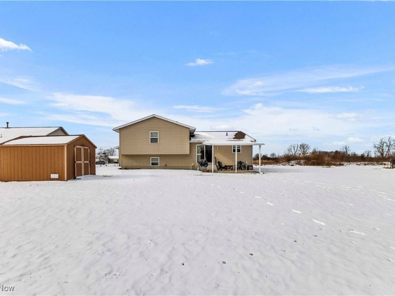 704 Black Bear Run, Lagrange, OH 44050 Photo 6