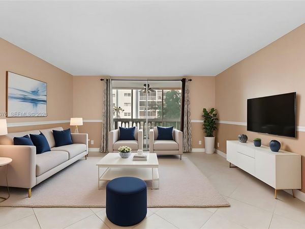 301 NE 14th Ave, Unit 307, Hallandale Beach, FL 33009