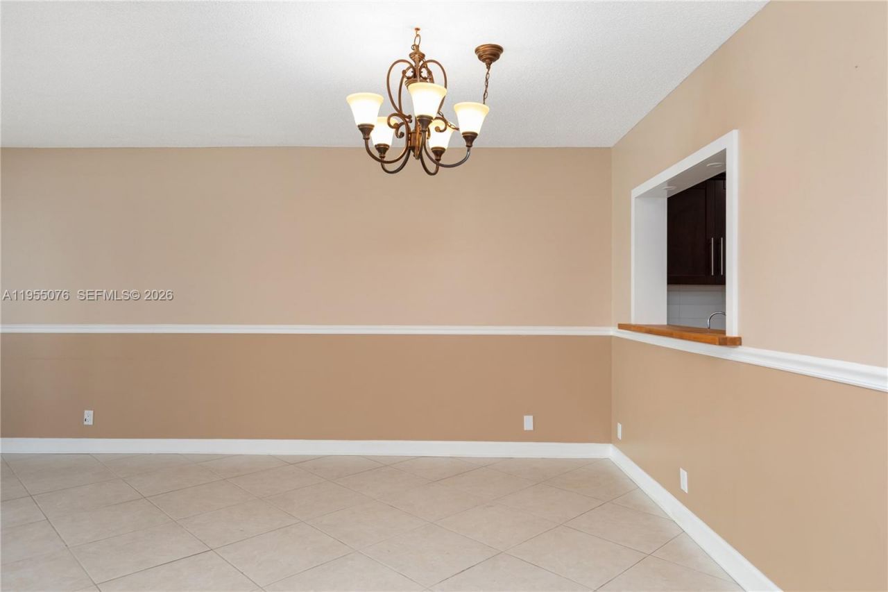 301 NE 14th Ave, Unit 307, Hallandale Beach, FL 33009 Photo