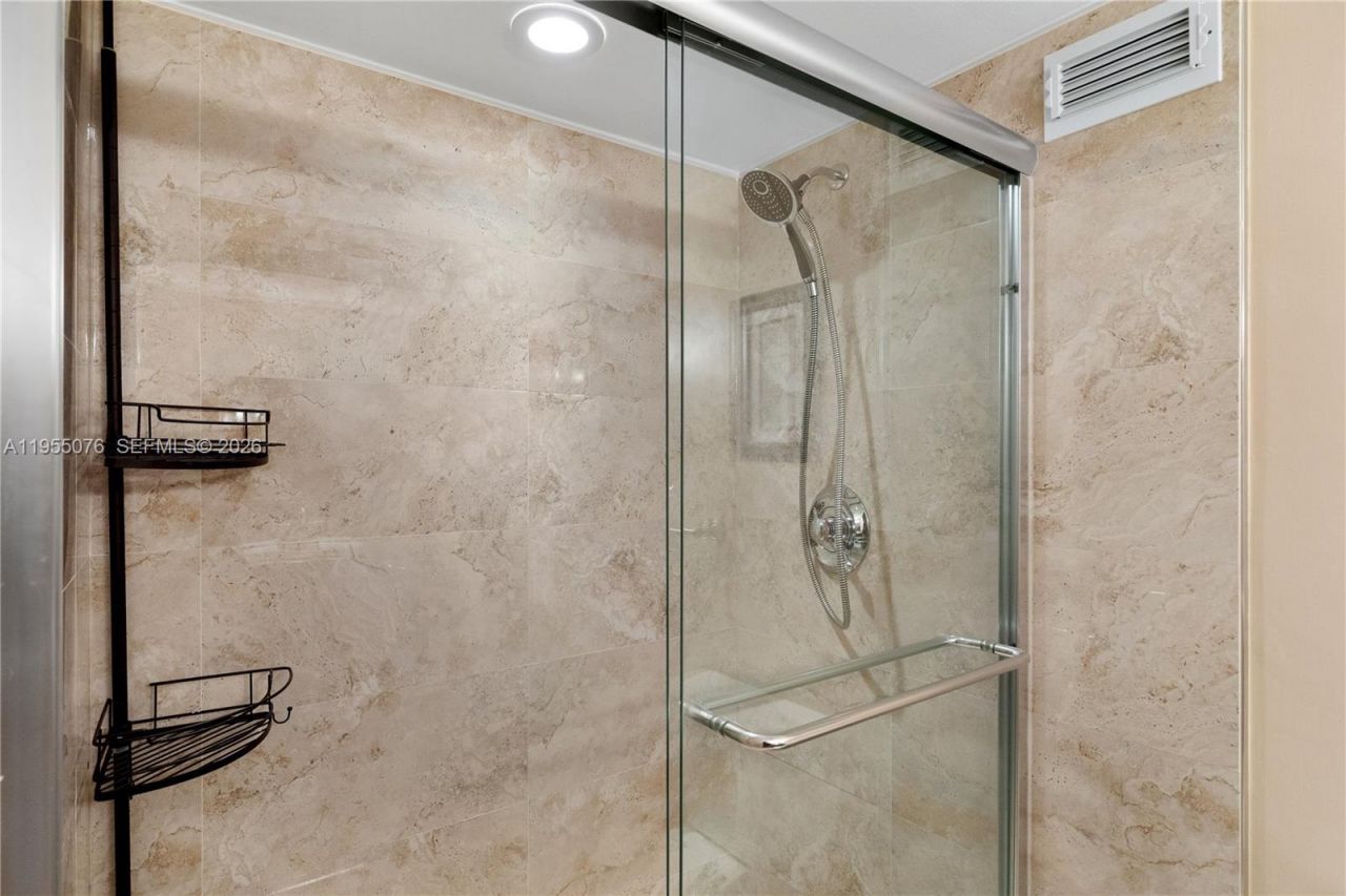 301 NE 14th Ave, Unit 307, Hallandale Beach, FL 33009 Photo