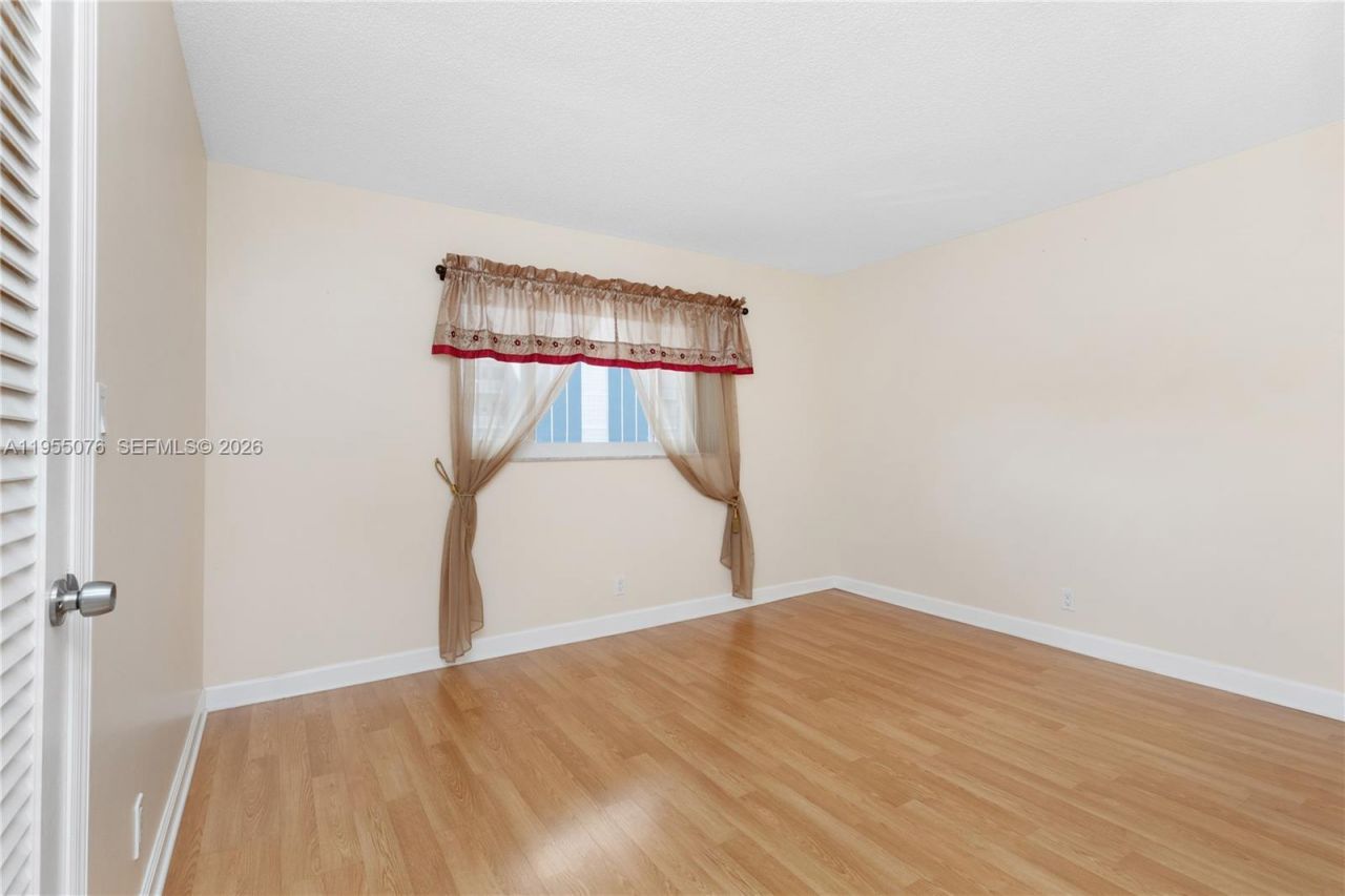 301 NE 14th Ave, Unit 307, Hallandale Beach, FL 33009 Photo